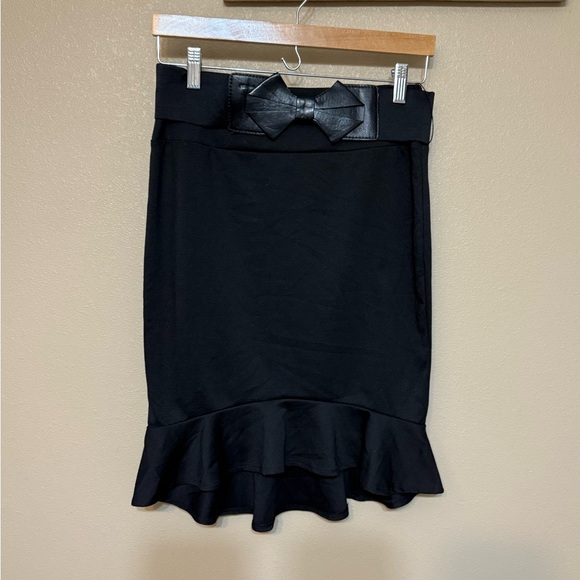 Charlotte Russe Black Midi Pencil Skirt Ruffled - Picture 1 of 6
